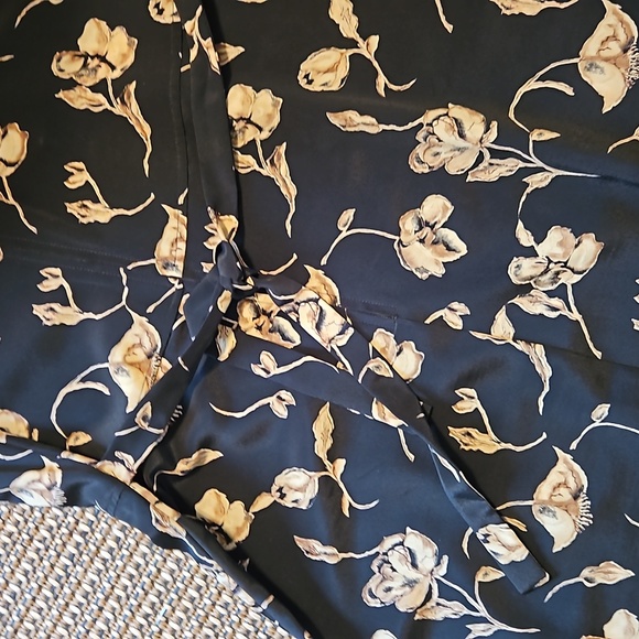 Ladies/Juniors Floral Maxi Dress - Picture 11 of 11